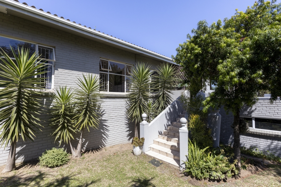 5 Bedroom Property for Sale in West Bank Eastern Cape